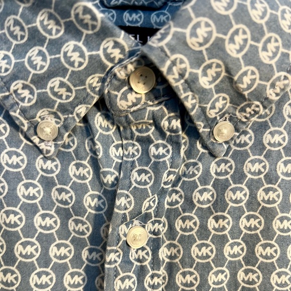 Authentic Michael Kors Short Sleeve Button Down - Picture 4 of 4
